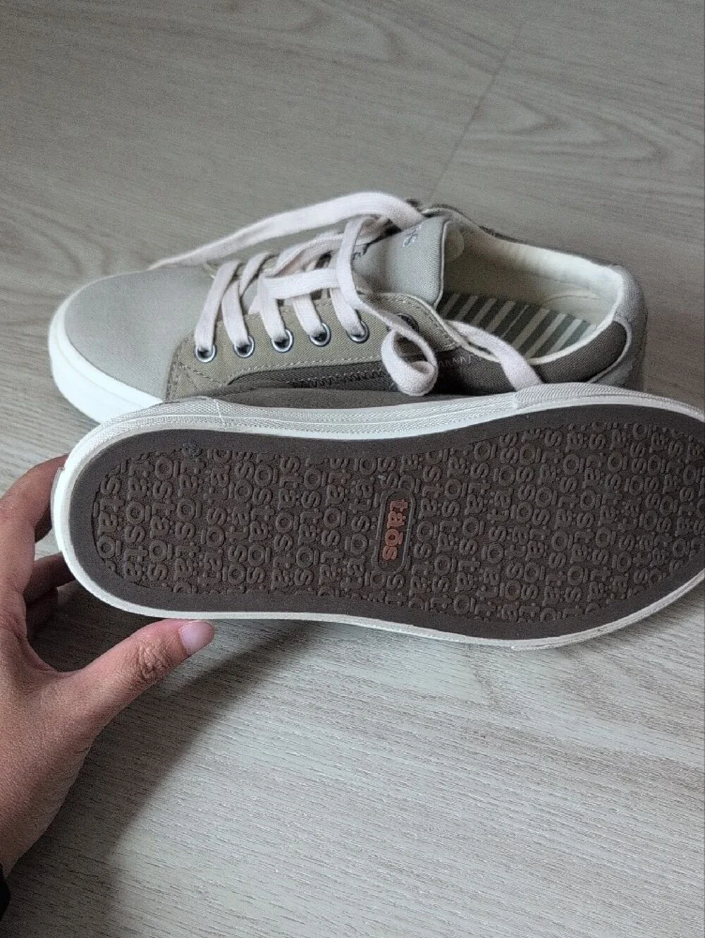 Taos Footwear casual low
